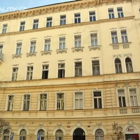 Light Apartment In Center Of Prague