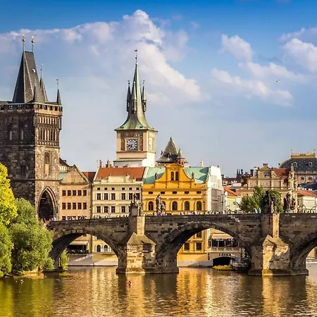 Light Apartment In Center Of Prague Appartamento Praga